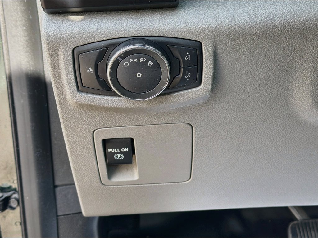 Used 2016 Ford F150 XL RWD image 10