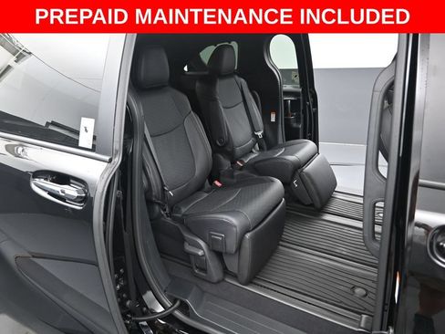 Certified 2026 Toyota Sienna Limited FWD image 33
