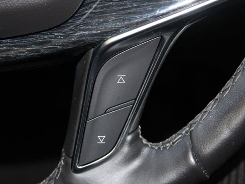 Used 2024 Cadillac XT5 Premium Luxury image 38