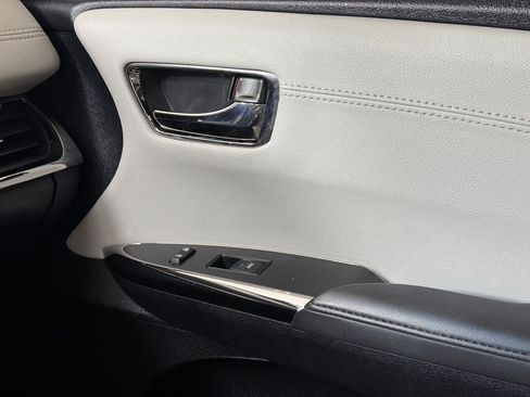 Used 2016 Toyota Avalon XLE Premium image 26