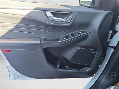 New 2026 Ford Escape SE image 11