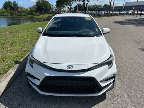 Certified 2025 Toyota Corolla SE FWD image 9