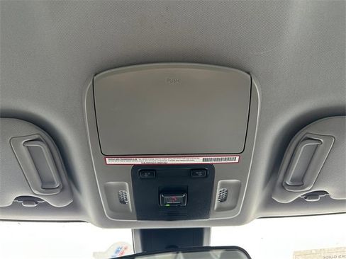 Used 2020 Toyota Camry SE image 27