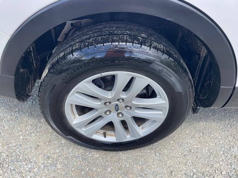 Used 2019 Ford Explorer XLT AWD/4WD image 32