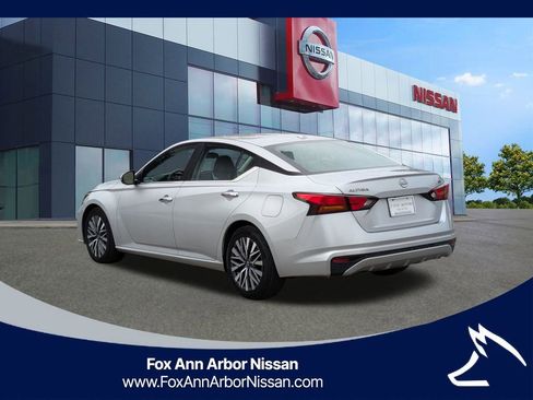 Certified 2023 Nissan Altima 2.5 SV image 3