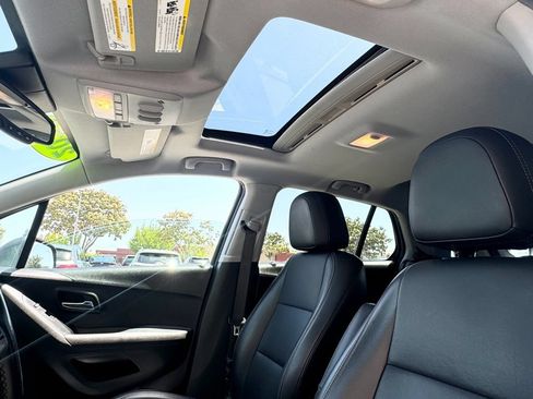 Used 2020 Chevrolet Trax Premier AWD/4WD image 22