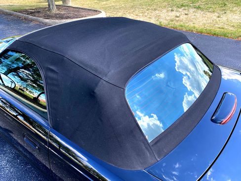 Used 2002 Ford Thunderbird Deluxe image 47