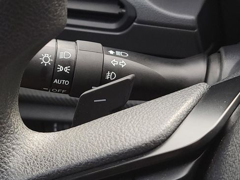 Certified 2025 Subaru Crosstrek 2.0i Premium image 27