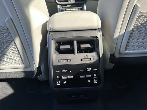 Used 2026 Porsche Macan Turbo Electric AWD/4WD image 39