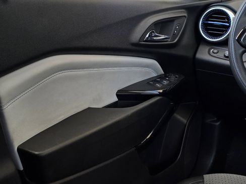 Used 2024 Chevrolet Trax LT image 7