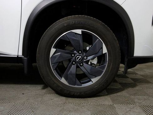 Used 2025 Nissan Rogue SV image 32