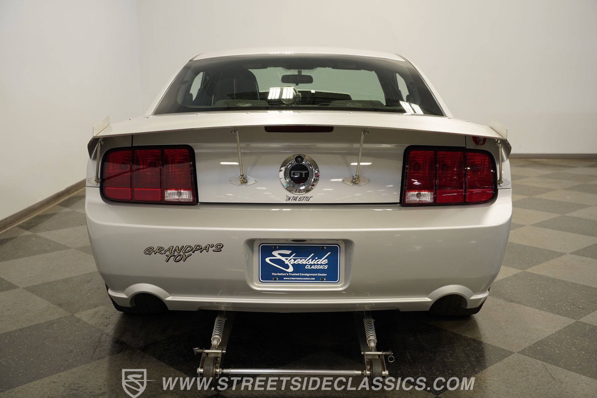Used 2006 Ford Mustang GT RWD image 11