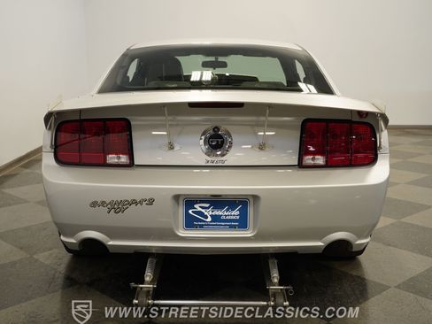 Used 2006 Ford Mustang GT RWD image 11
