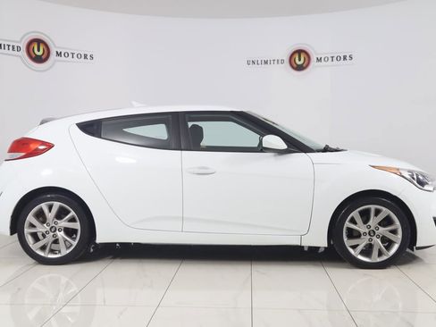 Used 2016 Hyundai Veloster w/ Option Group 02 image 2