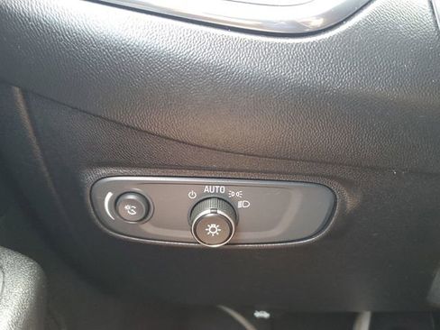 Used 2019 Chevrolet Equinox LT FWD image 22