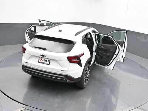 Used 2025 Chevrolet Trax RS w/ Driver Confidence Package FWD image 56