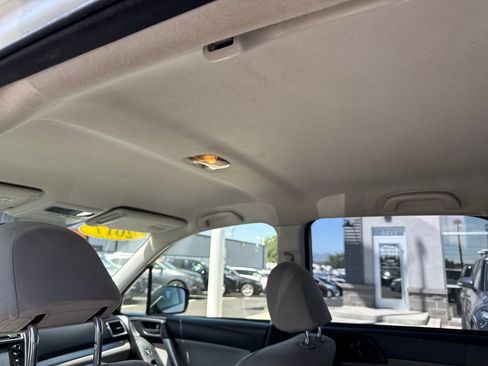 Used 2017 Subaru Forester 2.5i AWD/4WD image 18