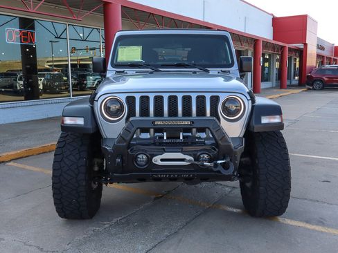 Used 2019 Jeep Wrangler Unlimited Sport S AWD/4WD image 3