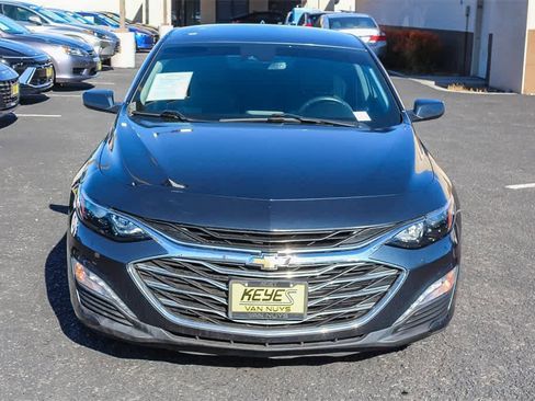 Used 2020 Chevrolet Malibu LT w/ Leather Package image 2