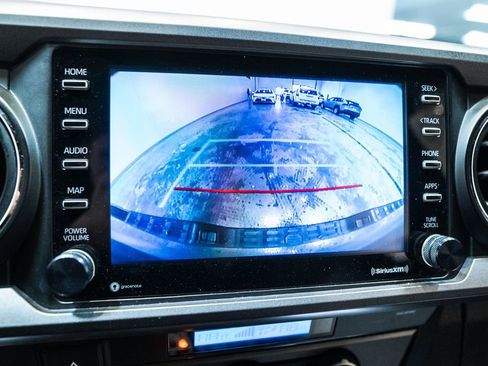 Used 2021 Toyota Tacoma TRD Off-Road image 24