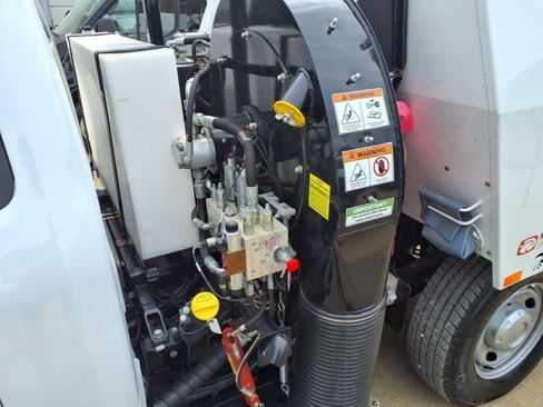 New 2024 Ford F250 XL image 20