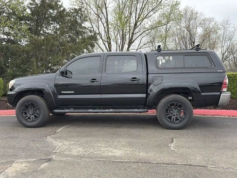 Used 2015 Toyota Tacoma PreRunner w/ SR5 Package image 7