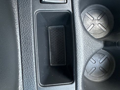 Used 2020 Nissan Rogue SV image 33