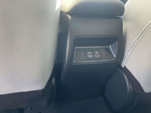 Used 2025 Toyota Corolla LE w/ Convenience Package image 14