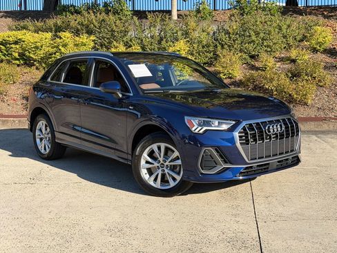 Used 2025 Audi Q3 2.0T Premium image 1