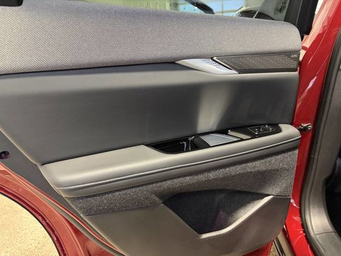 Used 2025 Cadillac Optiq Luxury 1 w/ LPO, Floor Liner Package image 28