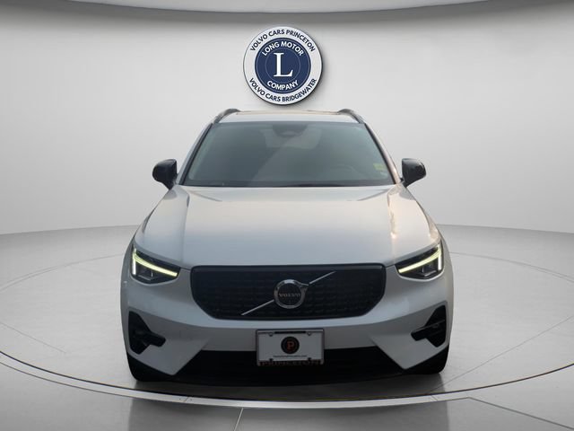 Certified 2024 Volvo XC40 B5 Plus w/ Protection Package Premier AWD/4WD image 13