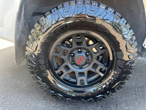 Used 2023 Toyota 4Runner SR5 Premium w/ SR5 Premium Package AWD/4WD image 5