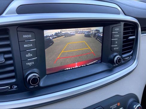 Used 2020 Kia Sorento EX image 26