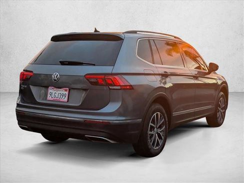 Certified 2020 Volkswagen Tiguan SE R-Line image 5