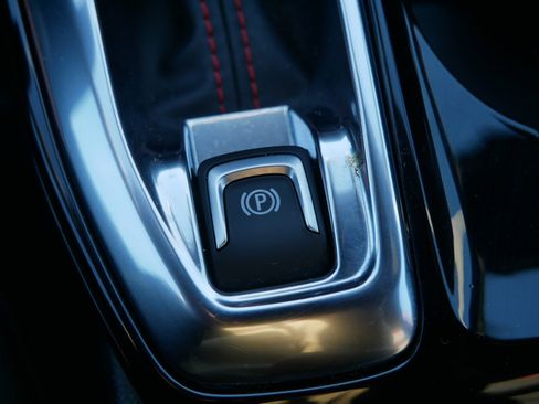 Used 2024 Chevrolet Trax RS w/ Driver Confidence Package image 36