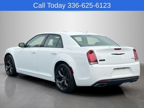 Used 2022 Chrysler 300 S RWD image 3
