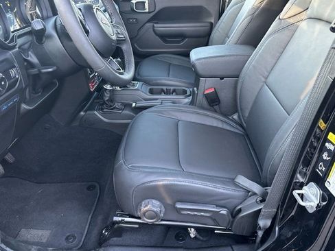 Certified 2025 Jeep Wrangler Unlimited Rubicon 4xe w/ Safety Group image 9