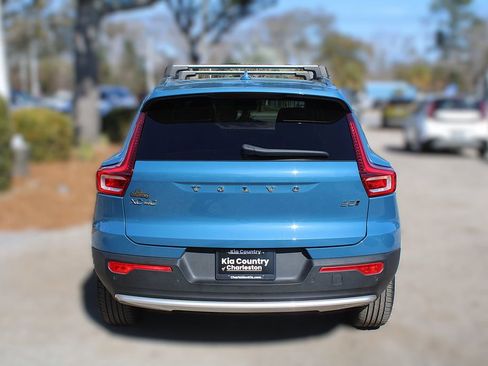 Used 2023 Volvo XC40 B5 Plus w/ Protection Package Premier image 8