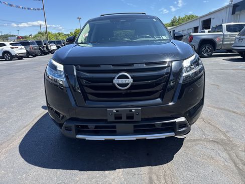 Used 2023 Nissan Pathfinder SL w/ SL Premium Package AWD/4WD image 9