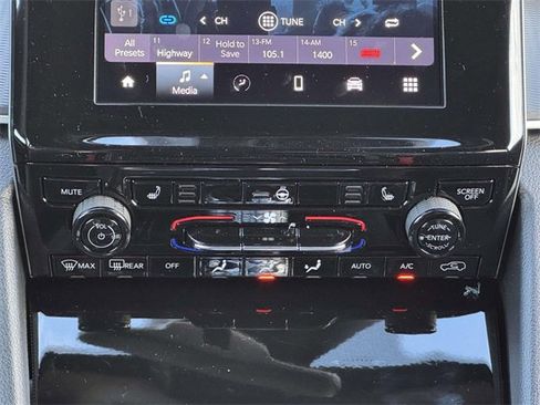 New 2025 Jeep Grand Cherokee L Laredo image 5