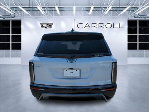 New 2026 Cadillac Vistiq Sport w/ LPO, Floor Liner Package AWD/4WD image 4