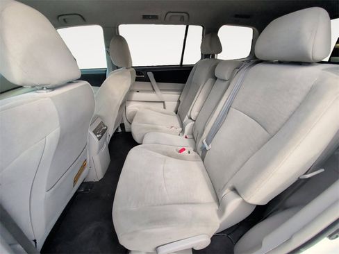 Used 2011 Toyota Highlander 2WD image 13