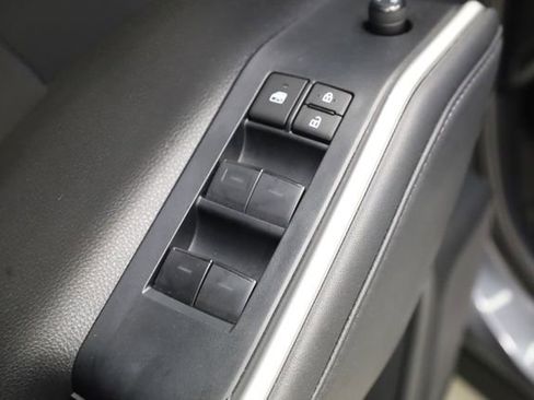 Used 2024 Toyota Highlander XLE image 14