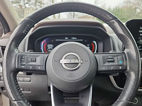 Used 2022 Nissan Rogue Platinum w/ Head-Up Display Package image 16