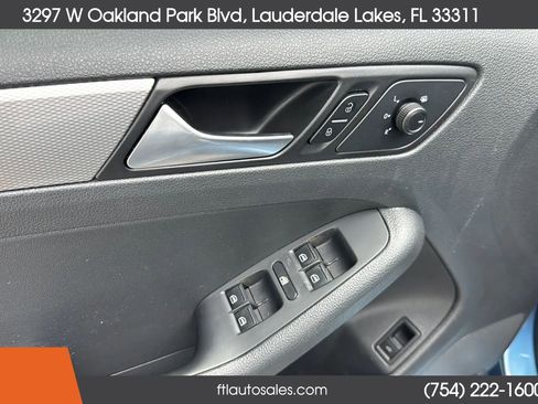 Used 2017 Volkswagen Jetta SE FWD image 17