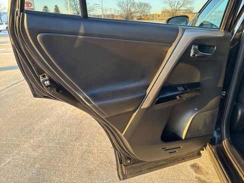 Used 2017 Toyota RAV4 Limited image 17