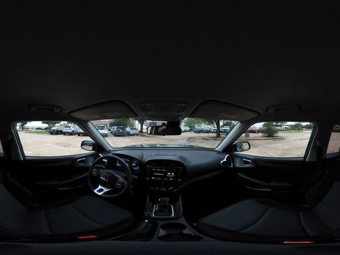 Used 2025 Kia Soul LX w/ LX Technology Package image 42