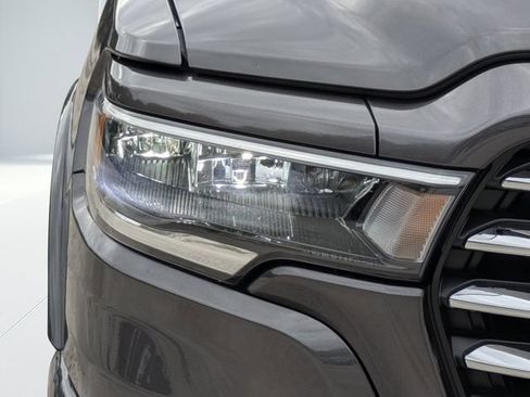 New 2026 RAM 1500 Laramie AWD/4WD image 9