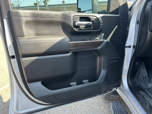 Used 2022 Chevrolet Silverado 2500 LT w/ Convenience Package image 10