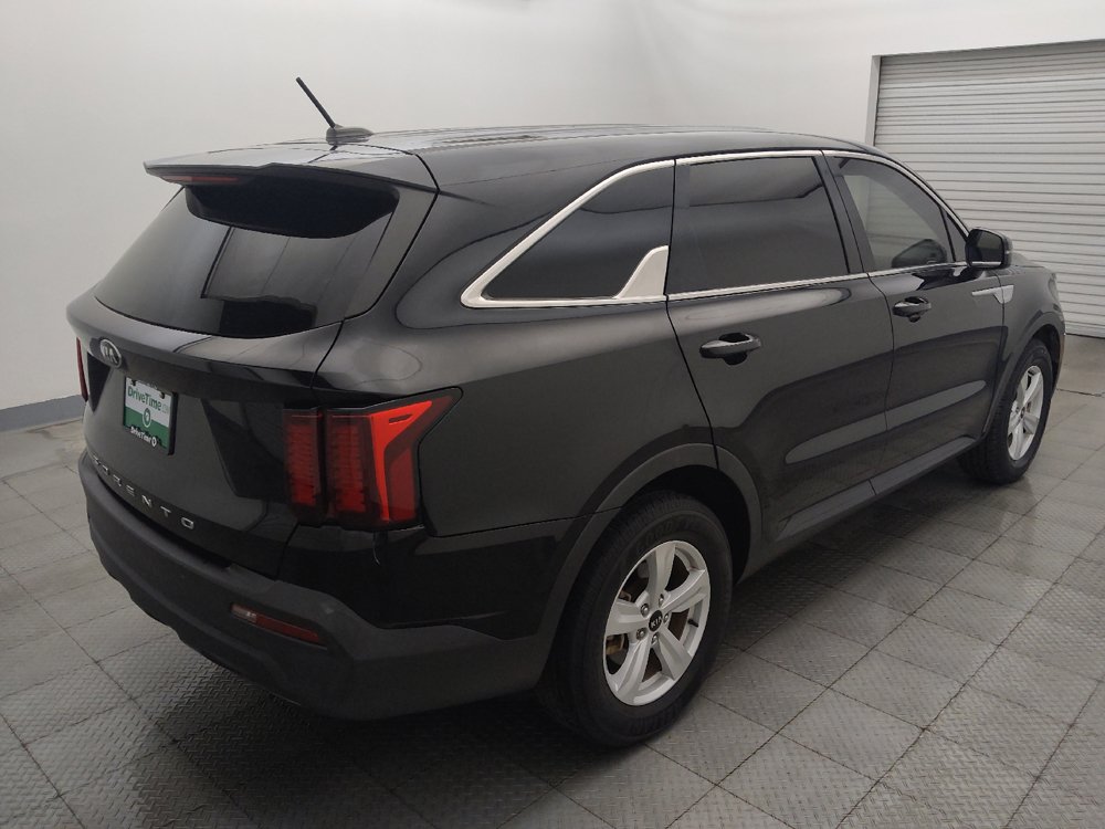 Used 2021 Kia Sorento LX FWD image 9